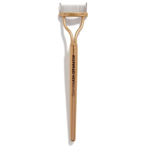 Perfectly Separated Lashes with GrandeLASH Comb