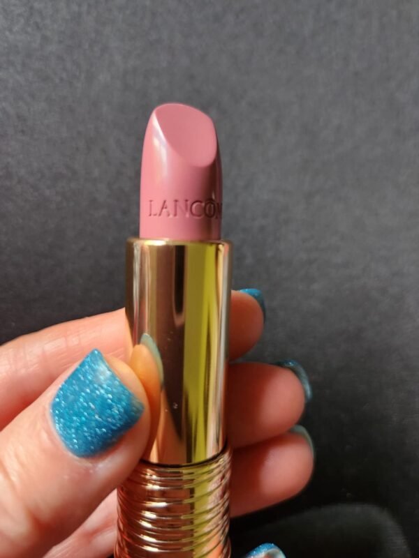 ⁦Lancôme L'Absolu Rouge Hydrating Cream Lipstick - Smudge-Resistant & Luminous Finish - Up To 18HR Comfort⁩ - الصورة ⁦2⁩