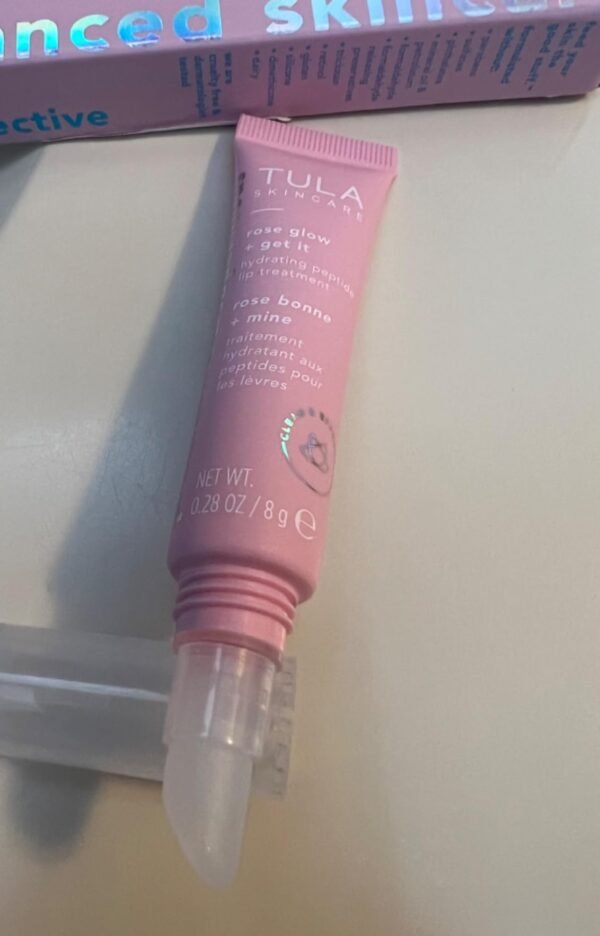 ⁦TULA Skin Care Rose Glow + Get It Lip Balm - Hydrating Peptide Lip Treatment with Hyaluronic Acid & Vitamin E, 0.28 oz.⁩ - الصورة ⁦3⁩
